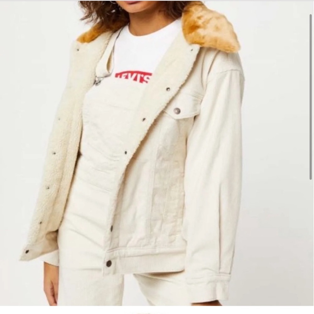 Levi’s corduroy jacket with faux fur collar